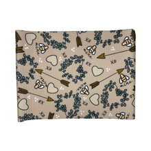 Load image into Gallery viewer, Bee Mine